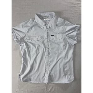 Columbia Short Sleeve Button Front Lightweight Fishing Shirt. Gray, Women's XL.